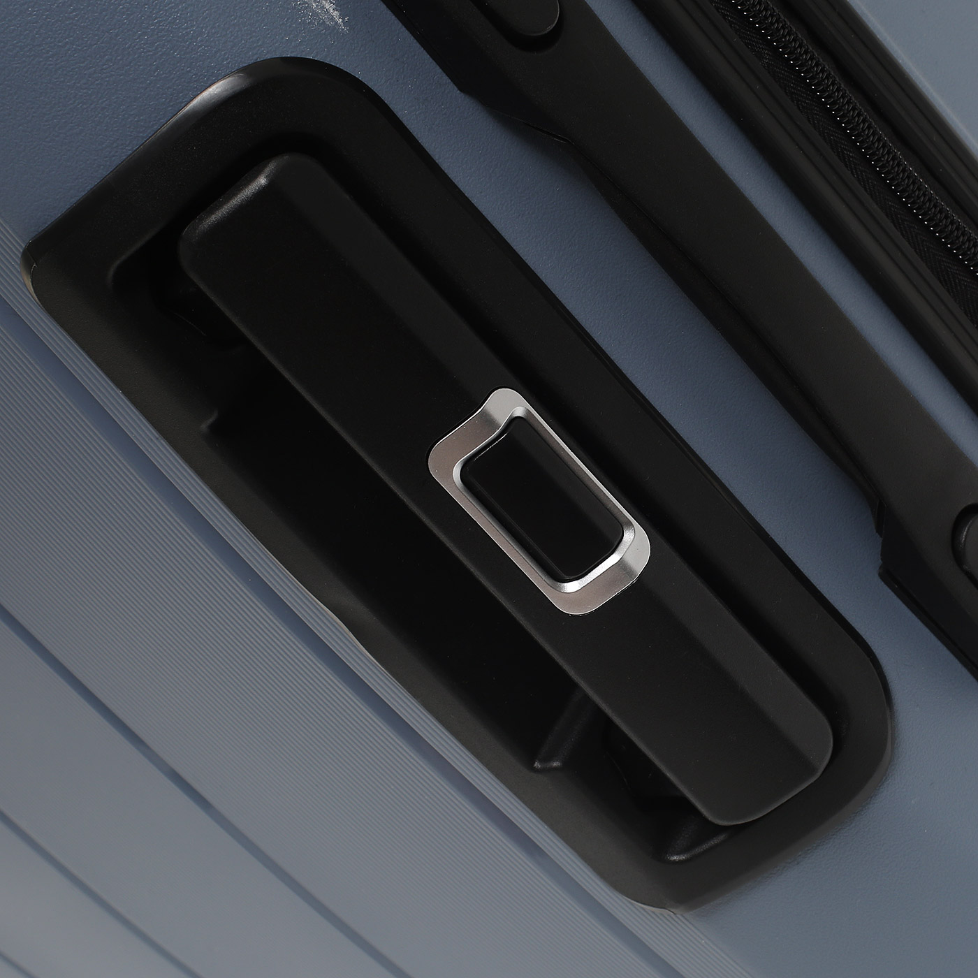 Чемодан средний M из полипропилена Sun Voyage Elite