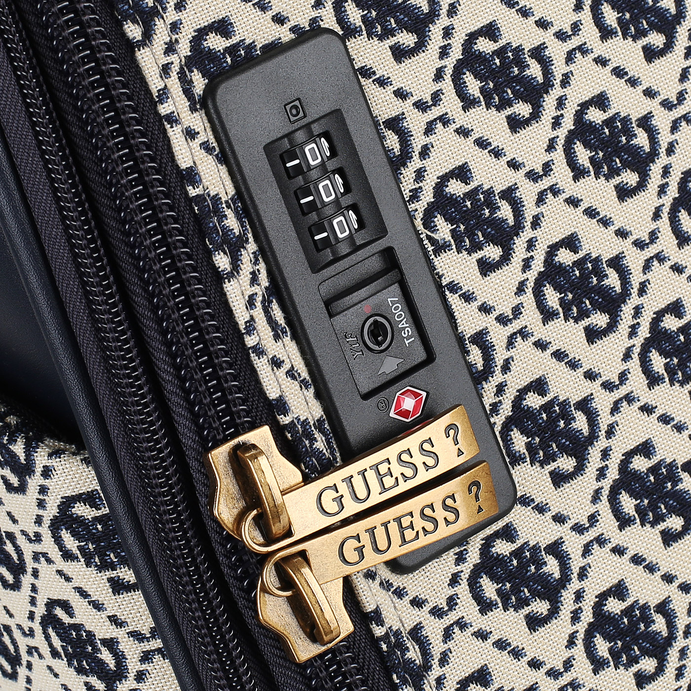 Чемодан большой L тканевый Guess Izzy