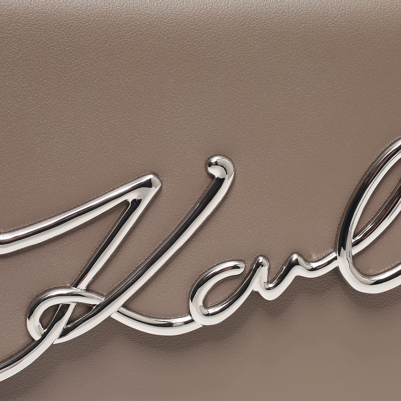 Кожаная сумка Karl Lagerfeld Signature