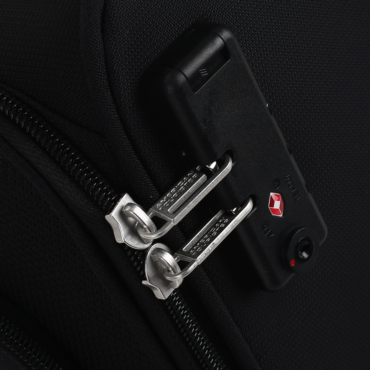 Чемодан для ручной клади тканевый с кодовым замком American Tourister Crosstrack