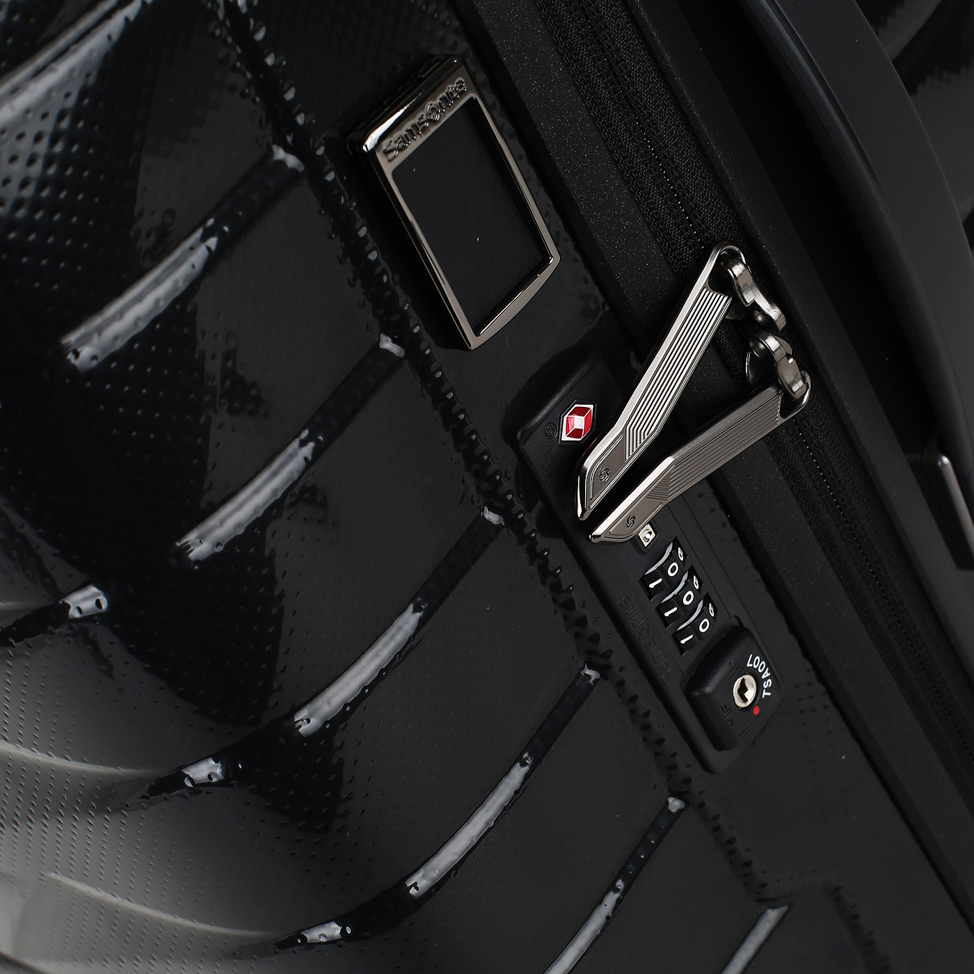 Чемодан средний M  с кодовым замком Samsonite Proxis