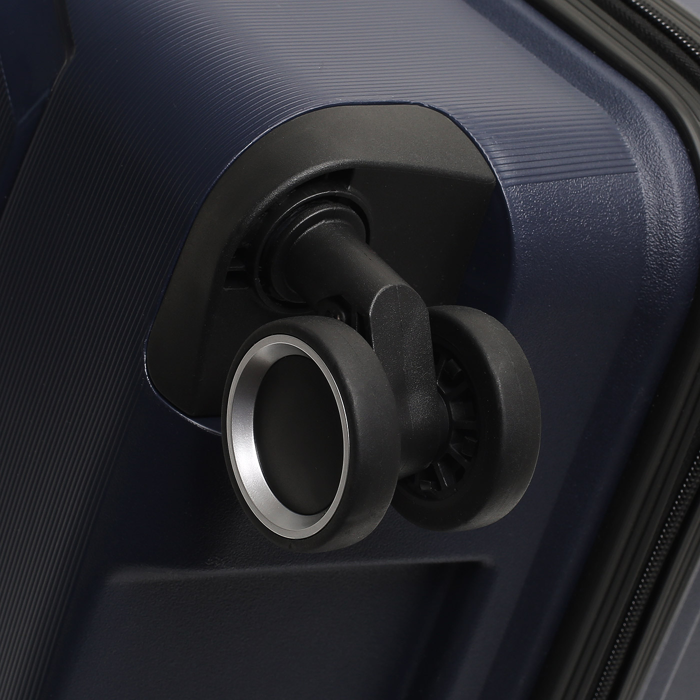 Чемодан большой L из полипропилена Sun Voyage Elite