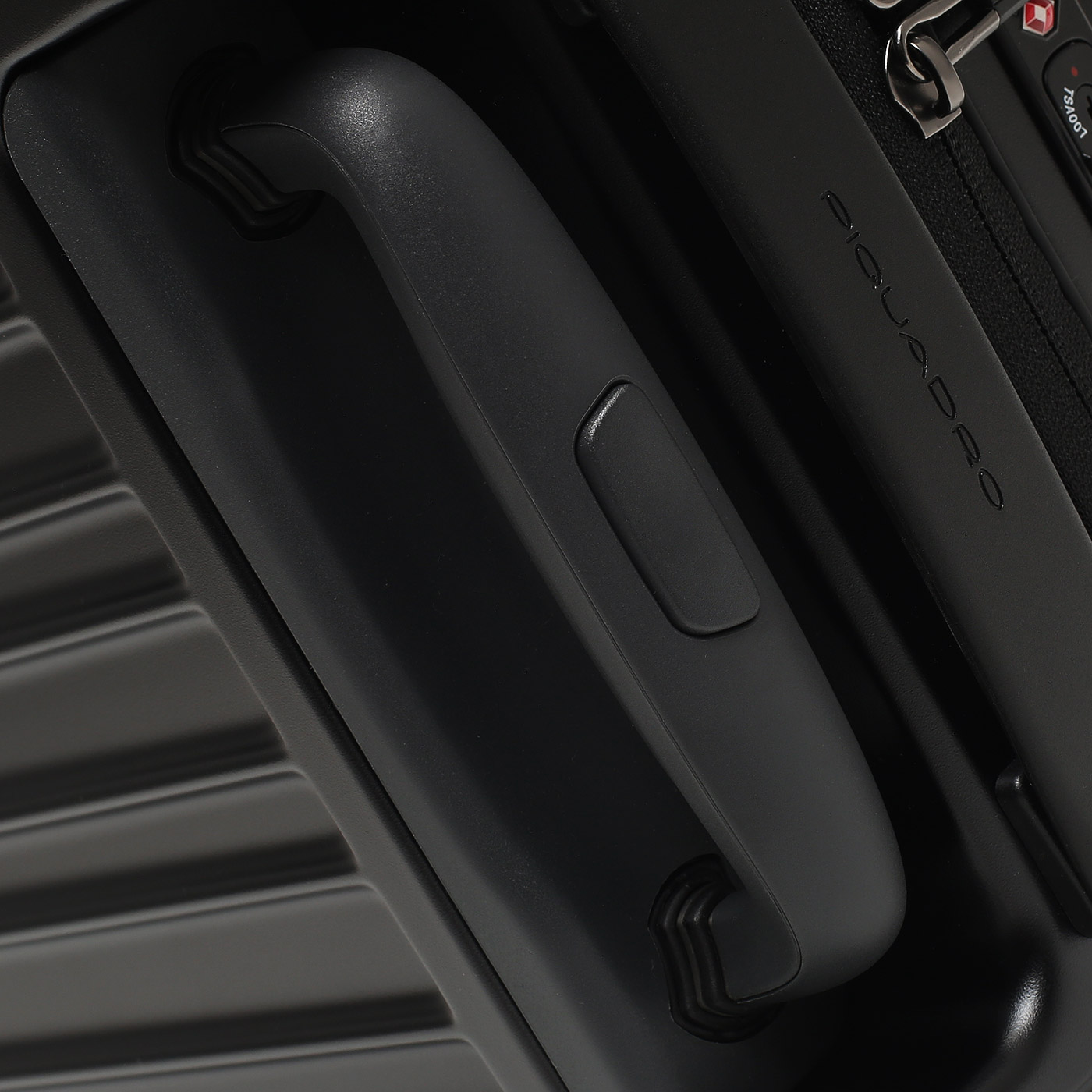 Чемодан для ручной клади из поликарбоната Piquadro PQ Light