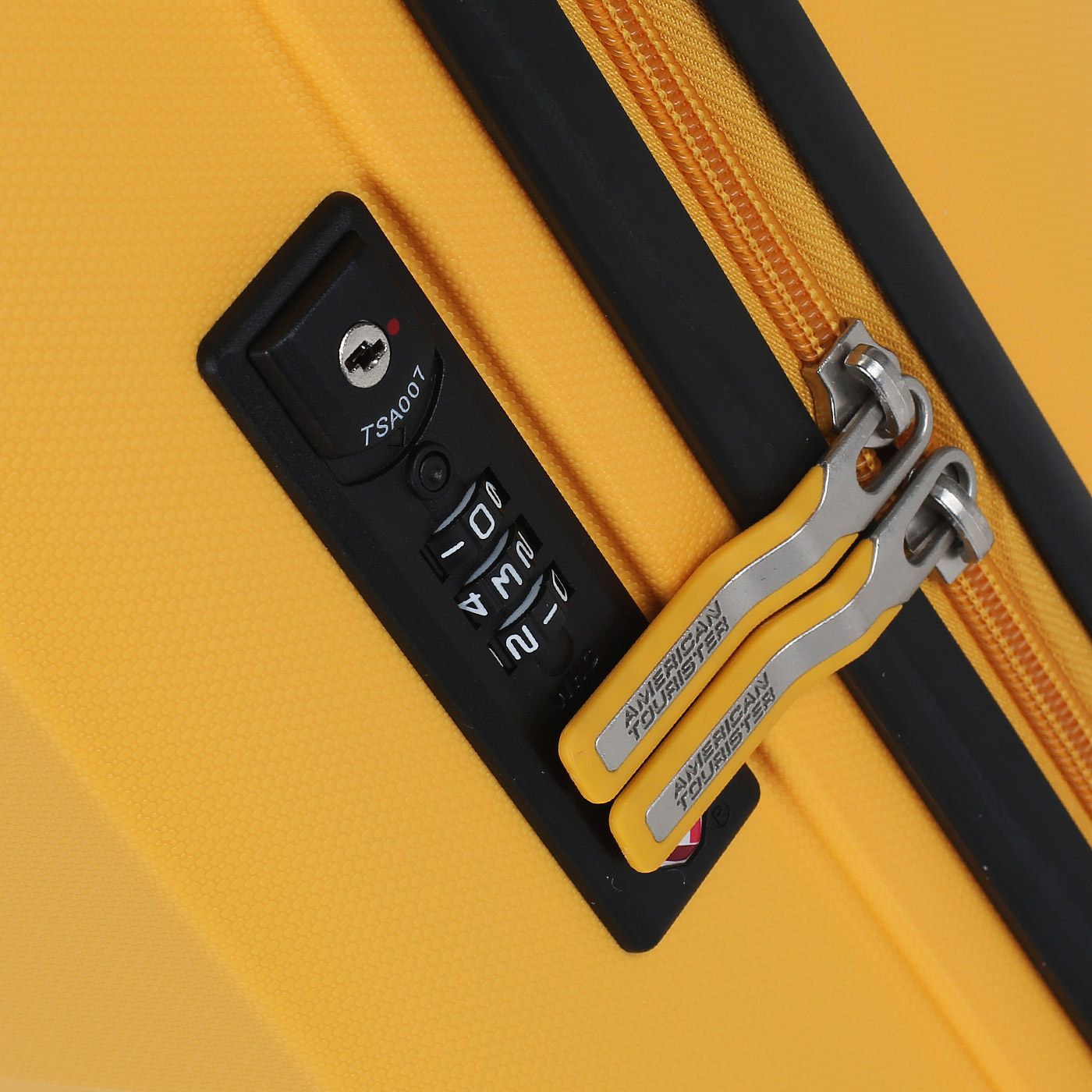 Чемодан American Tourister Bon Air